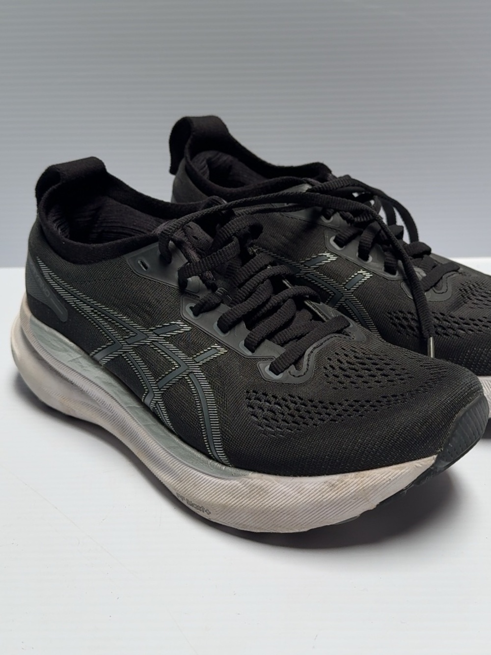 ASICS Gel-Kayano 31 Supportive Max Cushion Black Womens 7.5 Running Shoes